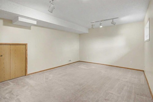 232 Sandstone Place Nw, Calgary, AB 