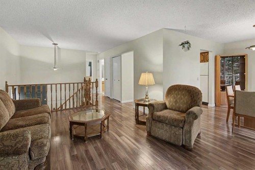 232 Sandstone Place Nw, Calgary, AB 