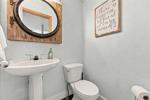 2 Cimarron Grove Bay, Okotoks, AB 