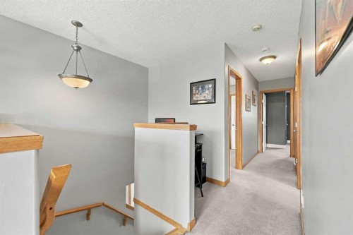 2 Cimarron Grove Bay, Okotoks, AB 