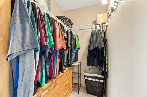 2 Cimarron Grove Bay, Okotoks, AB 