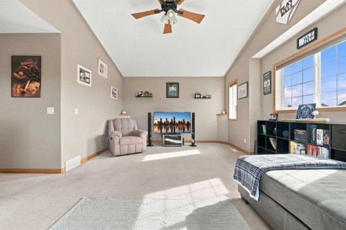 2 Cimarron Grove Bay, Okotoks, AB 