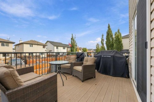 2 Cimarron Grove Bay, Okotoks, AB 