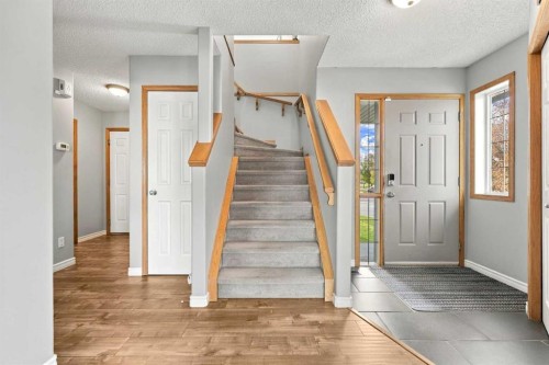 2 Cimarron Grove Bay, Okotoks, AB 