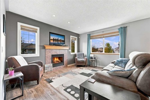 2 Cimarron Grove Bay, Okotoks, AB 