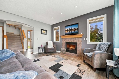 2 Cimarron Grove Bay, Okotoks, AB 