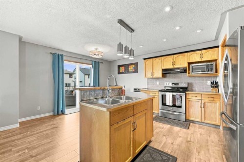 2 Cimarron Grove Bay, Okotoks, AB 