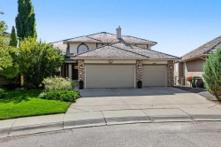 32 Mt Kidd Point SE Calgary, AB T2Z 3C5
