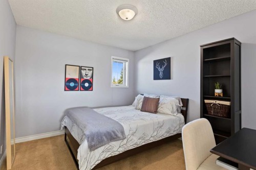 32 Mt Kidd Point Se, Calgary, AB 