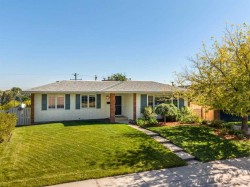 232 Lake Wapta Rise SE Calgary, AB T2J 2M9