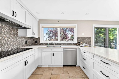 637 Stratton Terrace Sw, Calgary, AB 