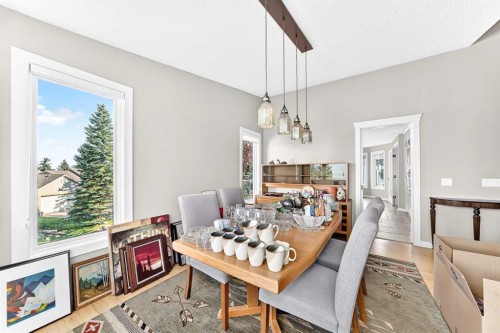 637 Stratton Terrace Sw, Calgary, AB 