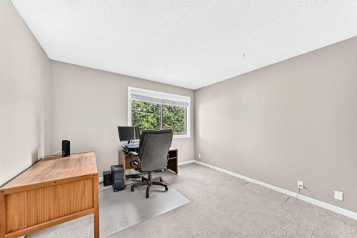 637 Stratton Terrace Sw, Calgary, AB 
