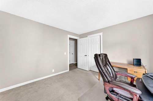 637 Stratton Terrace Sw, Calgary, AB 