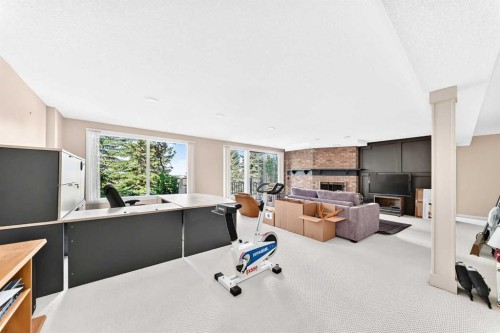 637 Stratton Terrace Sw, Calgary, AB 