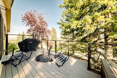 637 Stratton Terrace Sw, Calgary, AB 