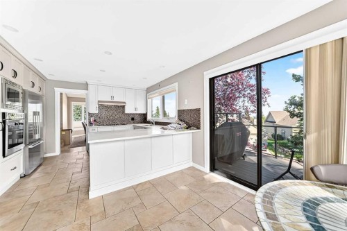 637 Stratton Terrace Sw, Calgary, AB 