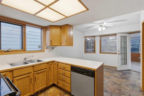 60 Sundown Way Se, Calgary, AB 