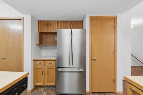 60 Sundown Way Se, Calgary, AB 