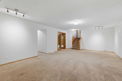 60 Sundown Way Se, Calgary, AB 