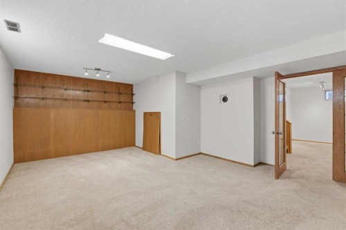 60 Sundown Way Se, Calgary, AB 