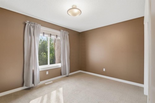31 Chapala Close Se, Calgary, AB 