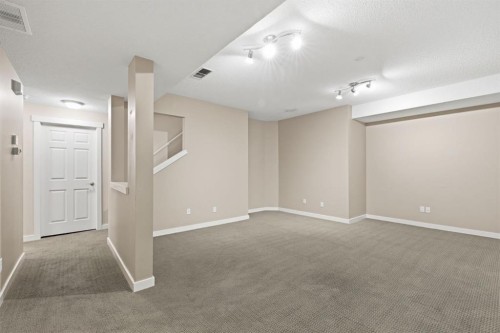 31 Chapala Close Se, Calgary, AB 