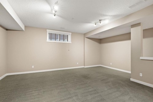 31 Chapala Close Se, Calgary, AB 