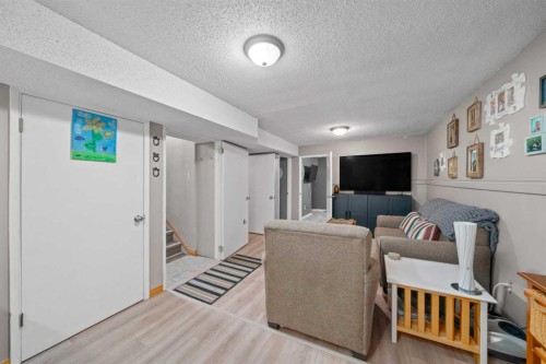 46 Westwood Drive Sw, Calgary, AB 