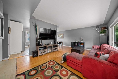 46 Westwood Drive Sw, Calgary, AB 