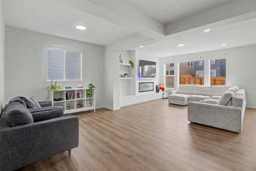 80 Lucas Passage Nw, Calgary, AB 