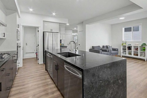 80 Lucas Passage Nw, Calgary, AB 