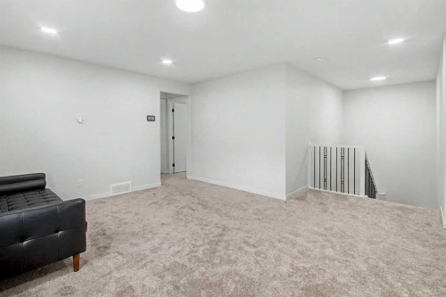 80 Lucas Passage Nw, Calgary, AB 