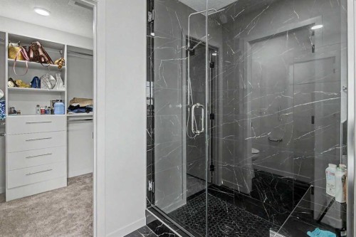 80 Lucas Passage Nw, Calgary, AB 