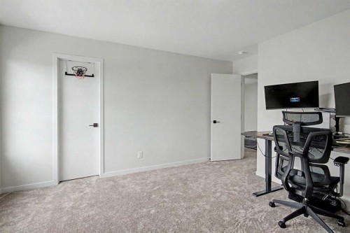 80 Lucas Passage Nw, Calgary, AB 