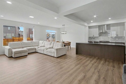 80 Lucas Passage Nw, Calgary, AB 