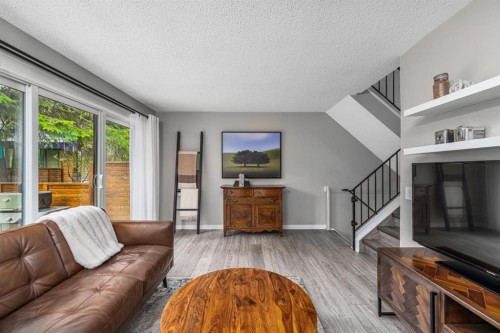 64 Point Drive Nw, Calgary, AB 