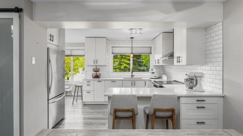 64 Point Drive Nw, Calgary, AB 