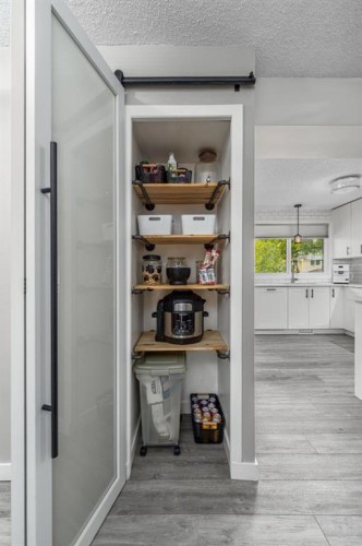 64 Point Drive Nw, Calgary, AB 