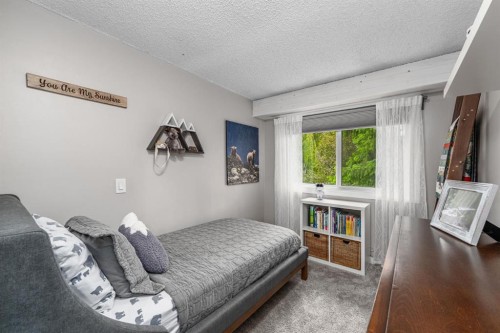 64 Point Drive Nw, Calgary, AB 