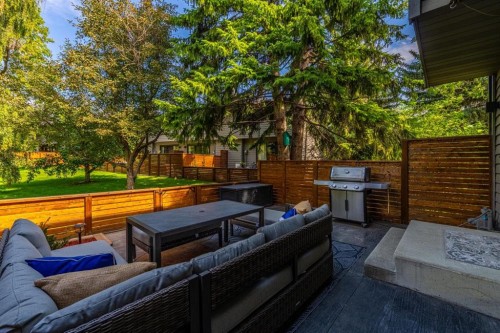64 Point Drive Nw, Calgary, AB 