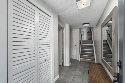 64 Point Drive Nw, Calgary, AB 