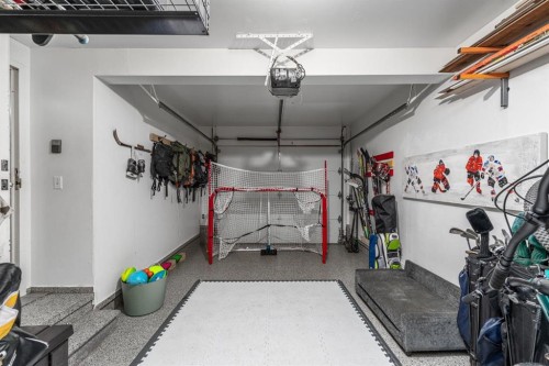 64 Point Drive Nw, Calgary, AB 