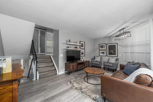 64 Point Drive Nw, Calgary, AB 