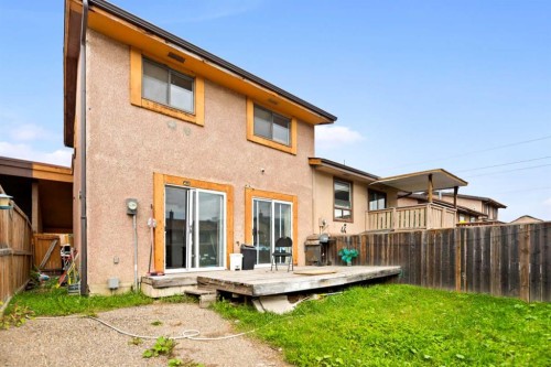 40 Pinecliff Close Ne, Calgary, AB 