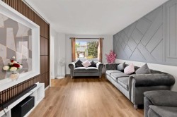 40 Pinecliff Close NE Calgary, AB T1Y 4N5