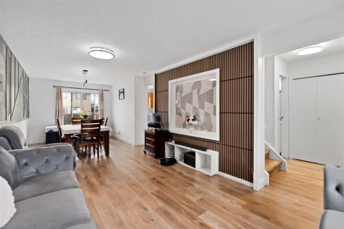 40 Pinecliff Close Ne, Calgary, AB 