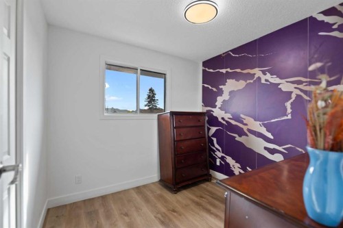 40 Pinecliff Close Ne, Calgary, AB 