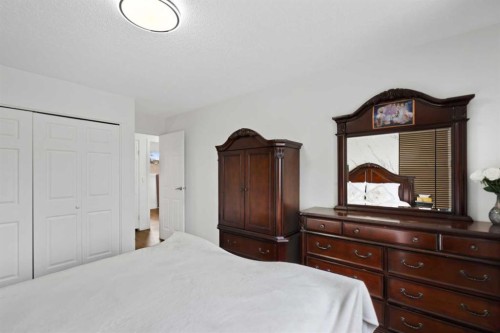 40 Pinecliff Close Ne, Calgary, AB 