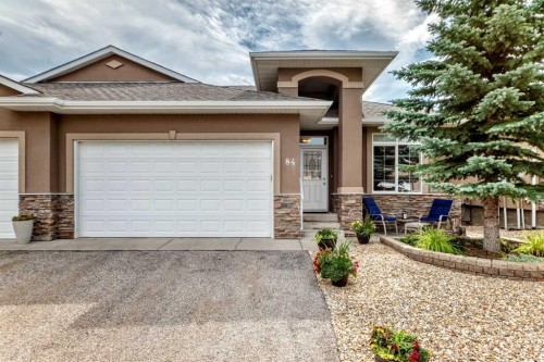 84 River Heights View, Cochrane, AB 